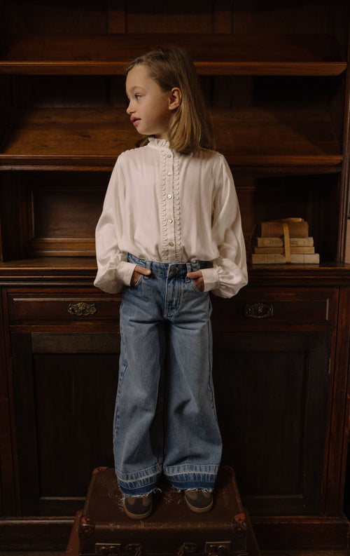 Charlie Petite | Isae Flaired Jeans | Light Blue