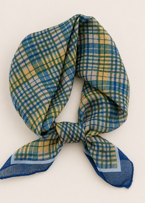 Charlie Petite | Mies Scarf | Olive Green